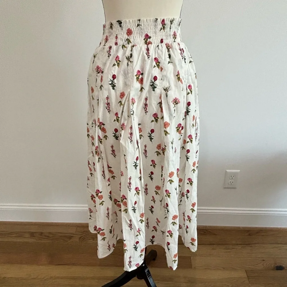 🌸 Buru Floral Smocked Waist Midi Skirt 🌸

Size: XS (Extra Small)
Brand: Buru - Picture 6 of 11